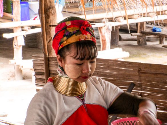 Chiang Rai, mujeres jirafa, Karen Village
